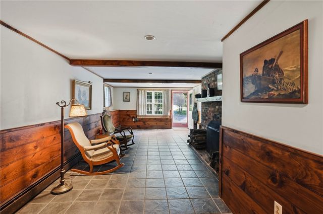 1387 Plainfield Pike Pike, Coventry, RI 02827