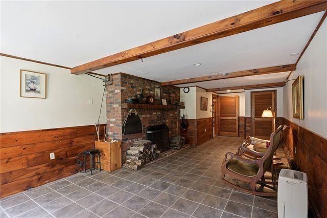 1387 Plainfield Pike Pike, Coventry, RI 02827