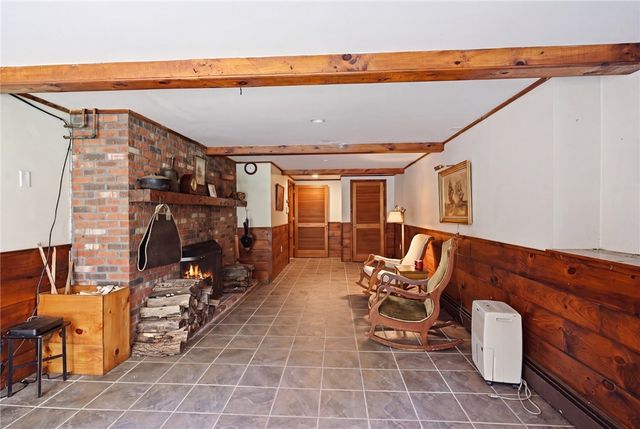 1387 Plainfield Pike Pike, Coventry, RI 02827