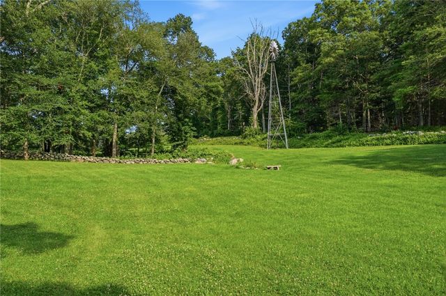 1387 Plainfield Pike Pike, Coventry, RI 02827