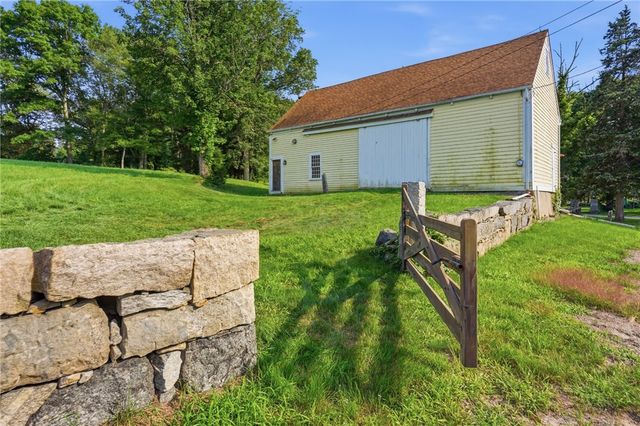 1387 Plainfield Pike Pike, Coventry, RI 02827