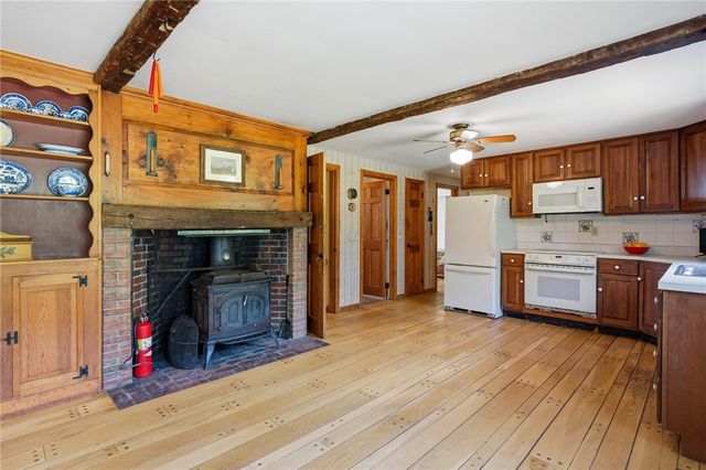 1387 Plainfield Pike Pike, Coventry, RI 02827