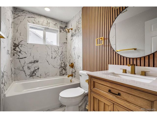 4852 S Salida Ct, Aurora, CO 80015