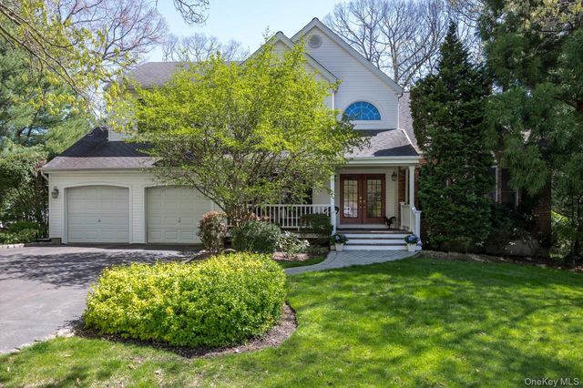 1 Fox Hollow Court, Dix Hills, NY 11746