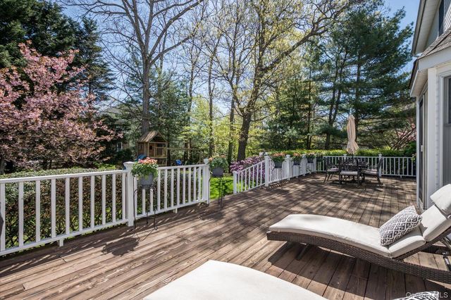 1 Fox Hollow Court, Dix Hills, NY 11746