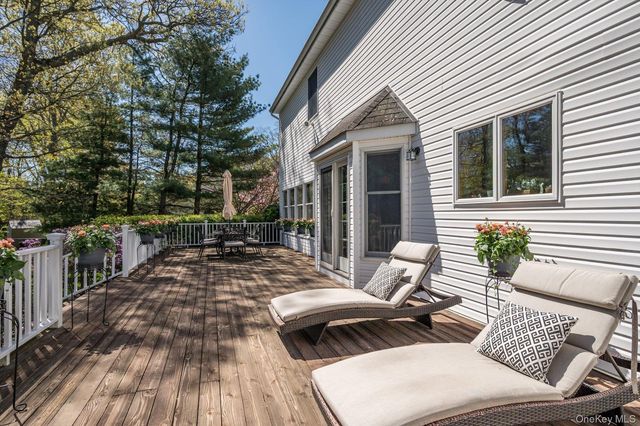 1 Fox Hollow Court, Dix Hills, NY 11746