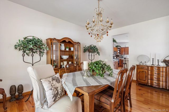 1 Fox Hollow Court, Dix Hills, NY 11746