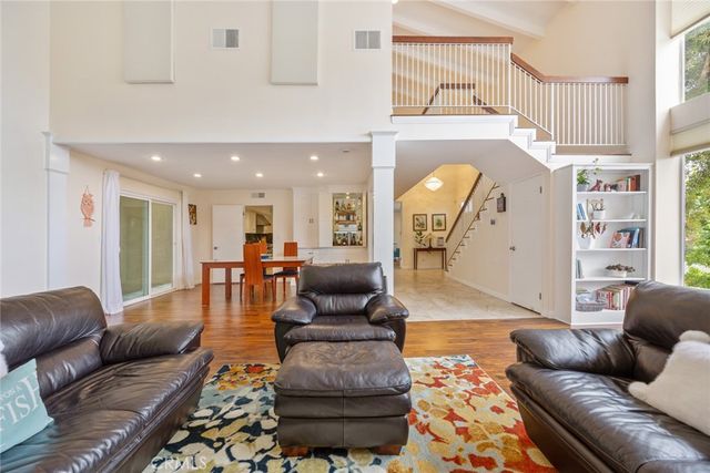 2321 Via Saldivar, Glendale, CA 91208