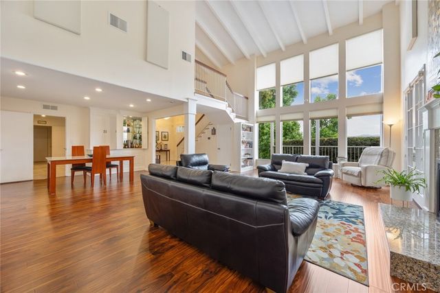 2321 Via Saldivar, Glendale, CA 91208