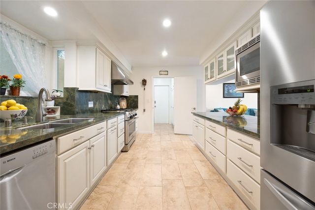 2321 Via Saldivar, Glendale, CA 91208