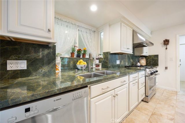 2321 Via Saldivar, Glendale, CA 91208