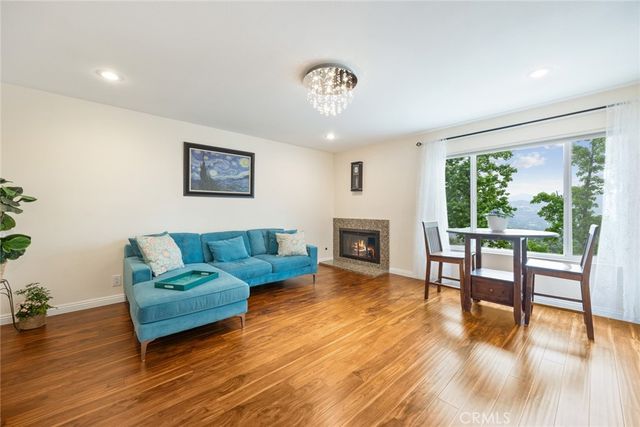2321 Via Saldivar, Glendale, CA 91208