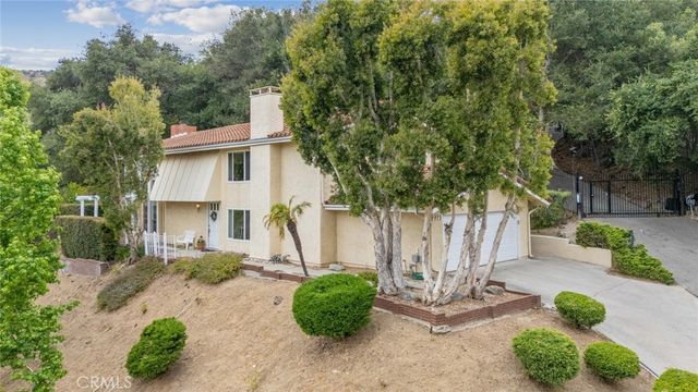 2321 Via Saldivar, Glendale, CA 91208