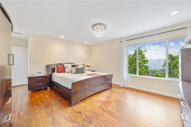 2321 Via Saldivar, Glendale, CA 91208