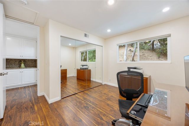 2321 Via Saldivar, Glendale, CA 91208