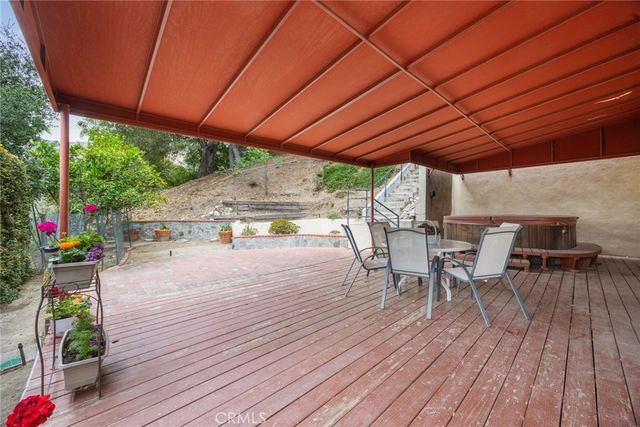 2321 Via Saldivar, Glendale, CA 91208