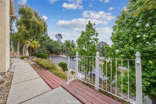 2321 Via Saldivar, Glendale, CA 91208