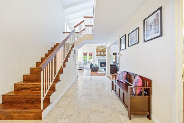 2321 Via Saldivar, Glendale, CA 91208