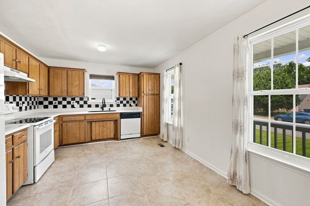 1420 Laurel Oak Dr, Antioch, TN 37013