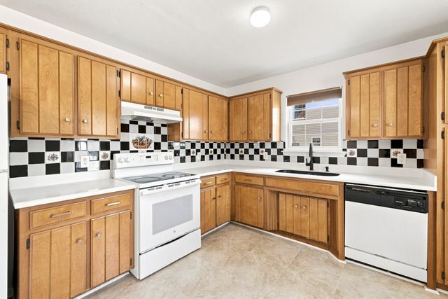 1420 Laurel Oak Dr, Antioch, TN 37013