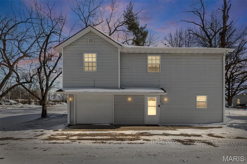 318 E Phillips Street, Mascoutah, IL 62258