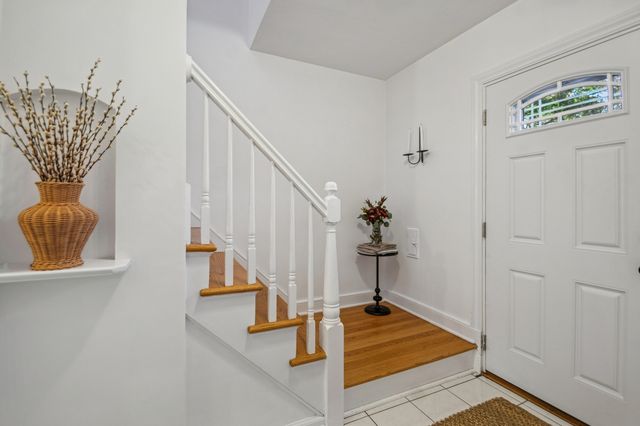 6319 N Le Mai Avenue, Chicago, IL 60646