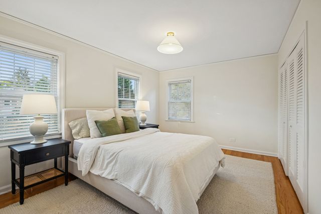 6319 N Le Mai Avenue, Chicago, IL 60646