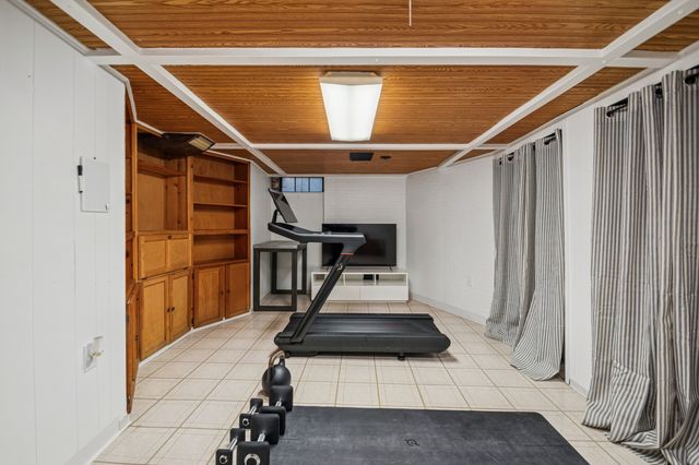 6319 N Le Mai Avenue, Chicago, IL 60646