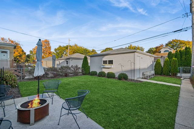 6319 N Le Mai Avenue, Chicago, IL 60646