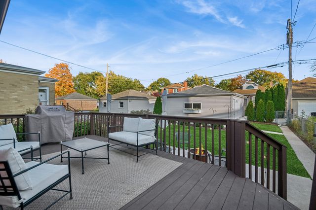 6319 N Le Mai Avenue, Chicago, IL 60646