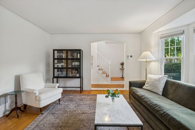 6319 N Le Mai Avenue, Chicago, IL 60646