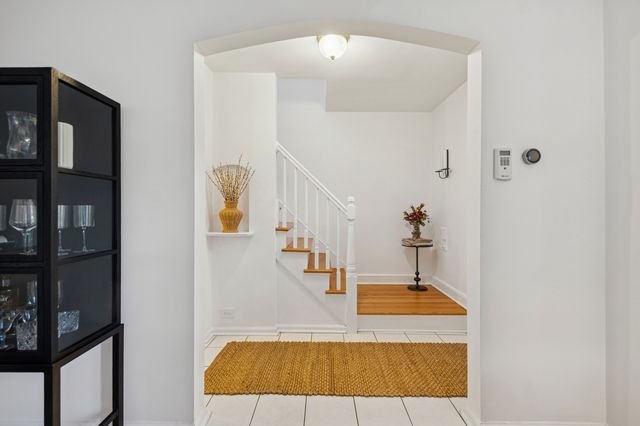 6319 N Le Mai Avenue, Chicago, IL 60646