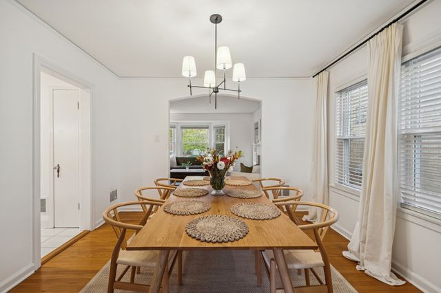 6319 N Le Mai Avenue, Chicago, IL 60646