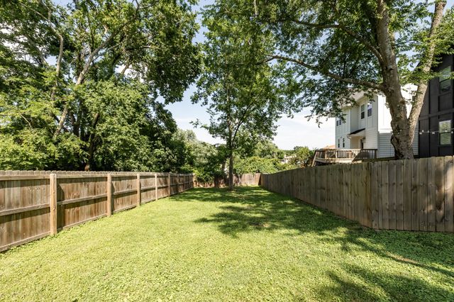 303A Riverside Dr, Nashville, TN 37206