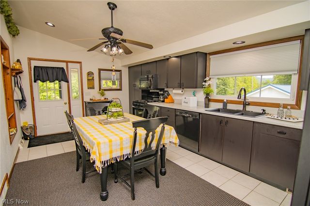 218 High Street, Amsterdam, OH 43903