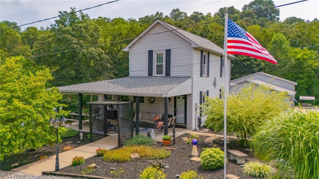 218 High Street, Amsterdam, OH 43903