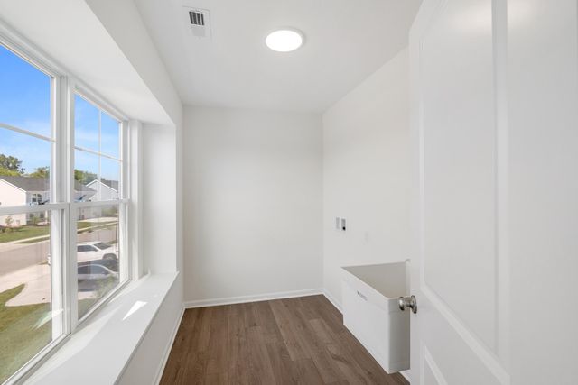 3758 Wild Grove Way, Valparaiso, IN 46385