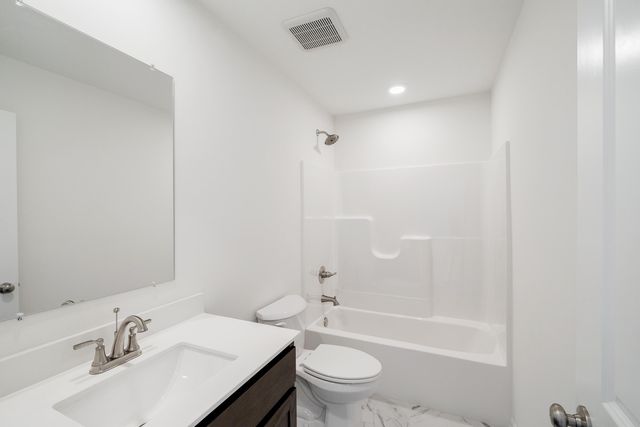 3758 Wild Grove Way, Valparaiso, IN 46385