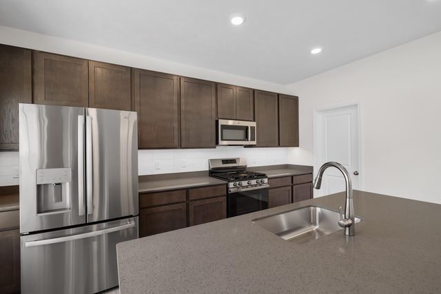 3758 Wild Grove Way, Valparaiso, IN 46385