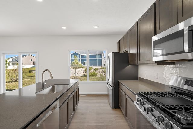 3758 Wild Grove Way, Valparaiso, IN 46385