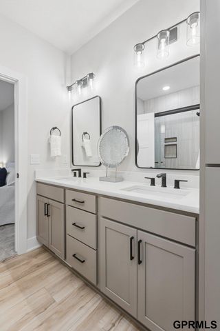 6317 S 208 Avenue, Elkhorn, NE 68022