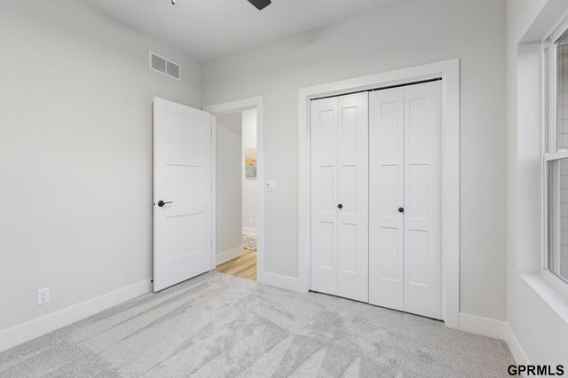 6317 S 208 Avenue, Elkhorn, NE 68022