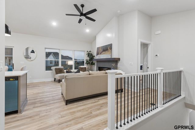 6317 S 208 Avenue, Elkhorn, NE 68022