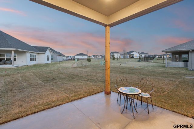 6317 S 208 Avenue, Elkhorn, NE 68022