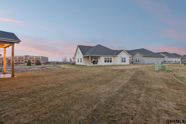 6317 S 208 Avenue, Elkhorn, NE 68022