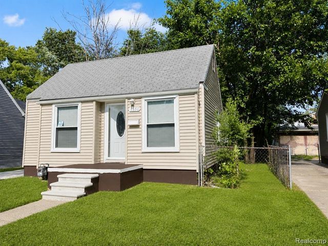 8650 Auburn Street, Detroit, MI 48228
