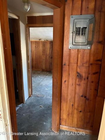 902 W Shiawassee Street, Lansing, MI 48915