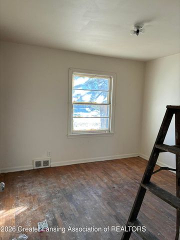 902 W Shiawassee Street, Lansing, MI 48915