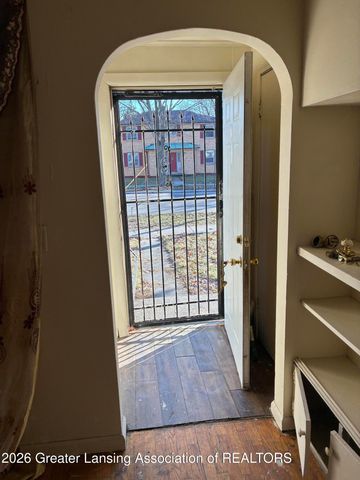 902 W Shiawassee Street, Lansing, MI 48915