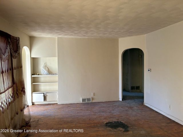 902 W Shiawassee Street, Lansing, MI 48915